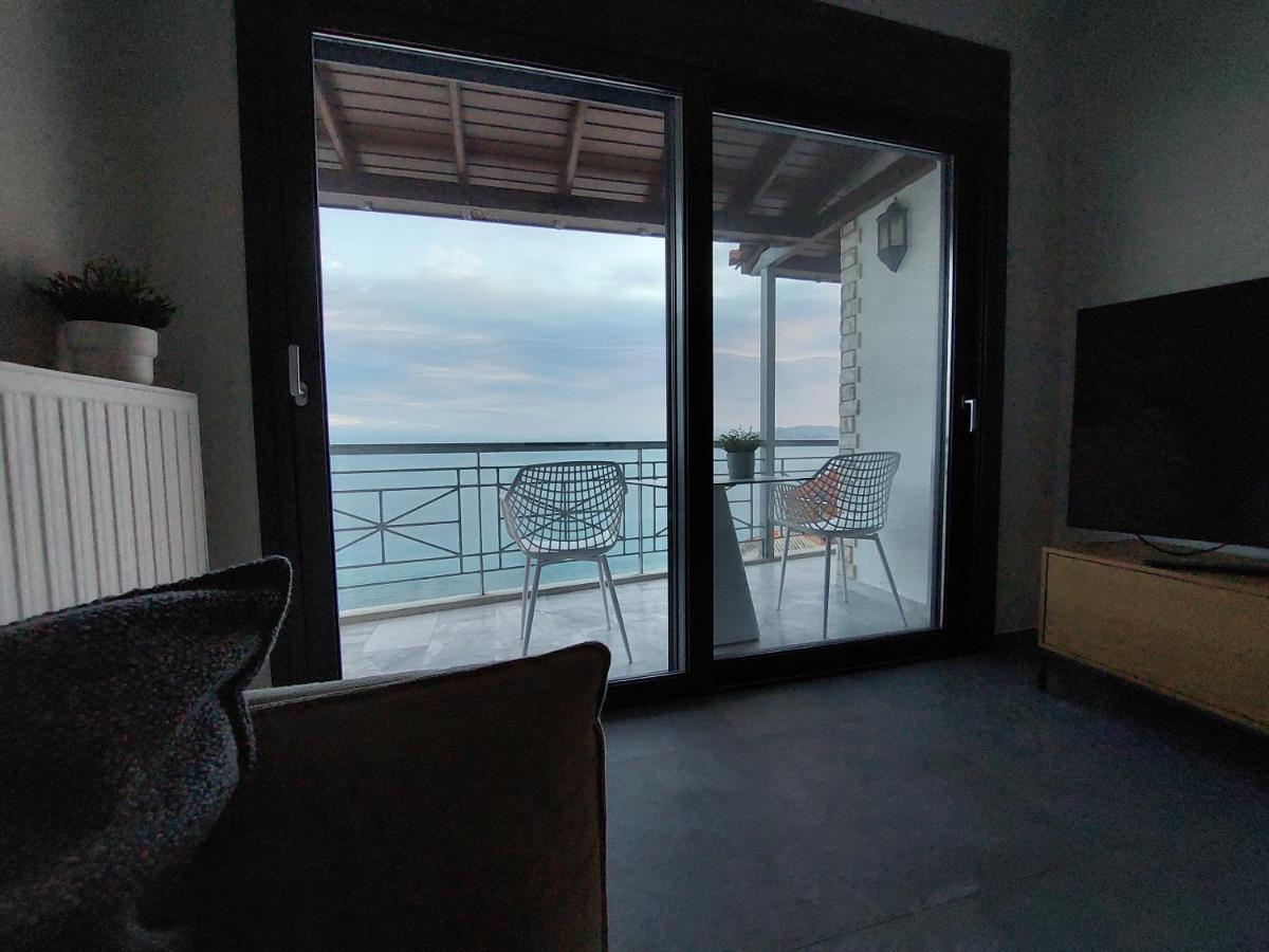 Christellie Luxury Apartment Kiáton Buitenkant foto