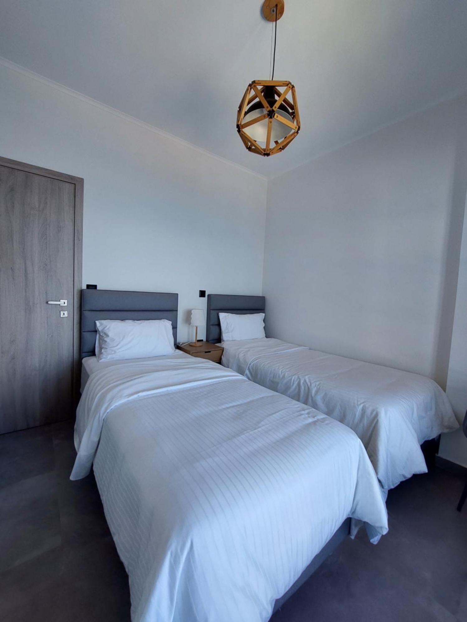 Christellie Luxury Apartment Kiáton Buitenkant foto