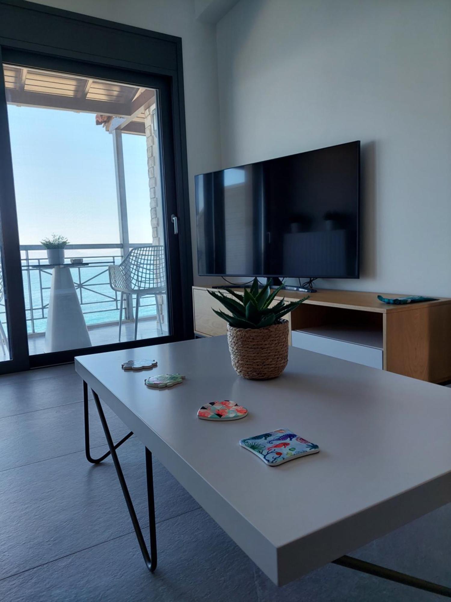 Christellie Luxury Apartment Kiáton Buitenkant foto