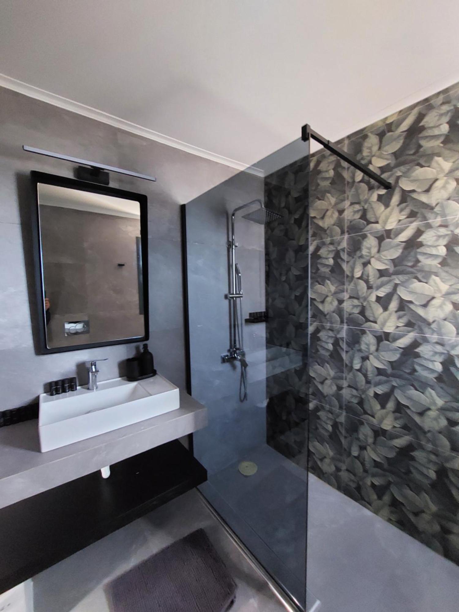 Christellie Luxury Apartment Kiáton Buitenkant foto