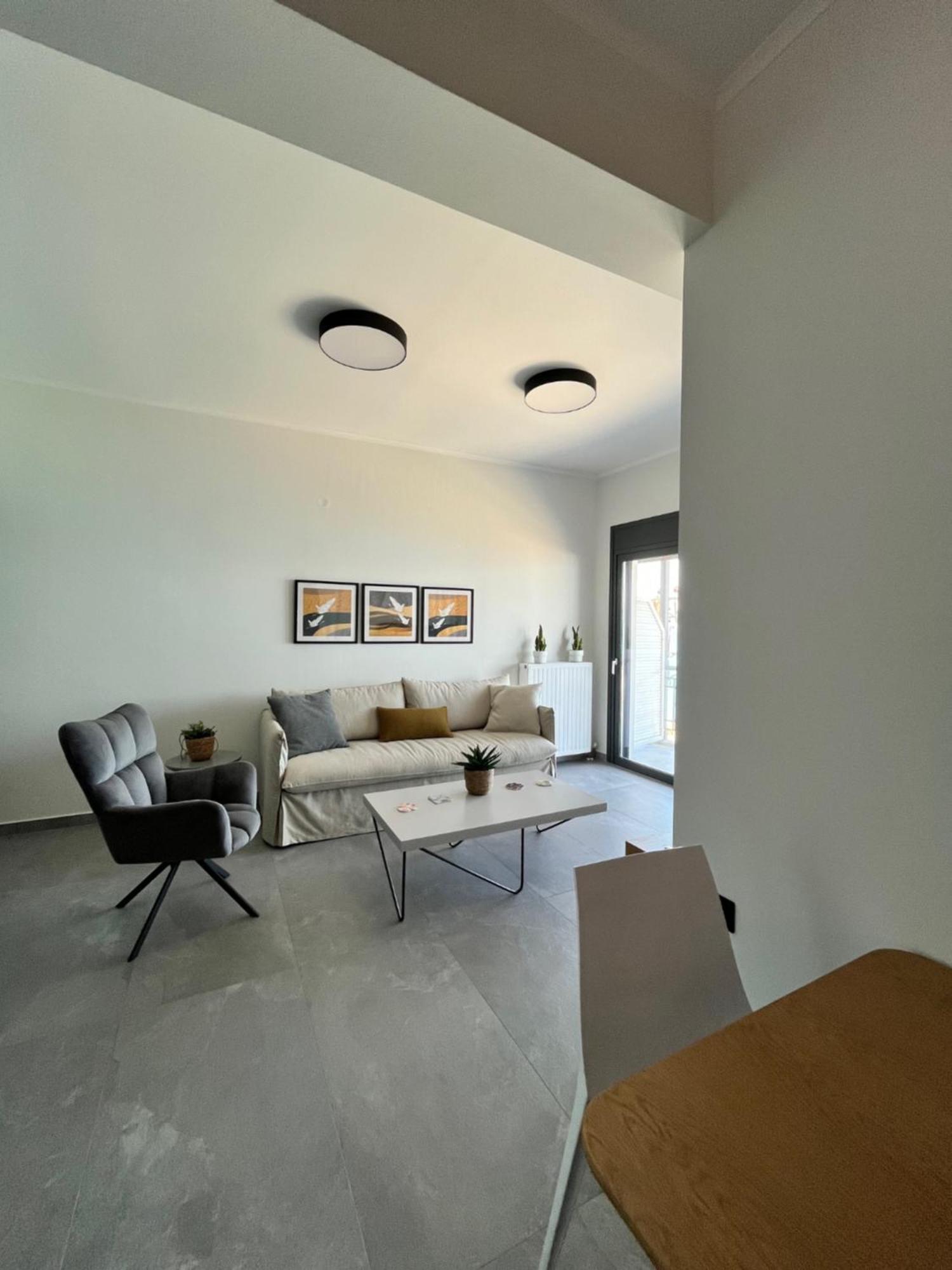 Christellie Luxury Apartment Kiáton Buitenkant foto